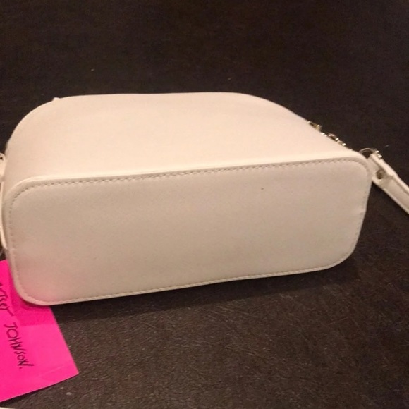 New Betsey Johnson full bloom Satchel cream bag - Picture 3 of 5